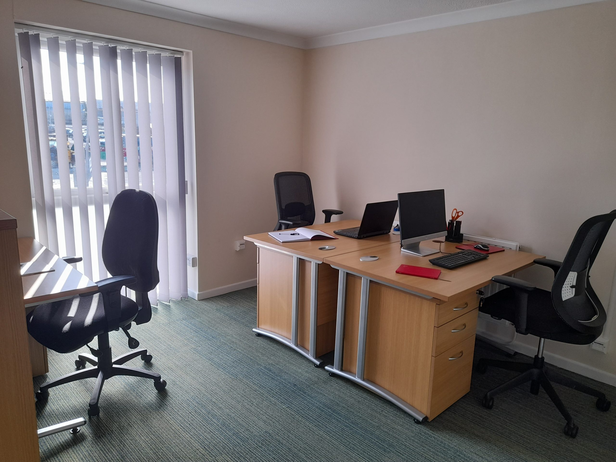Huxley Hub, Desk Rental, Easy in easy out desk rental, easy in easy out, shared office